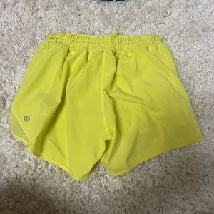 Lululemon Hotty Hot shorts 2.5 inch